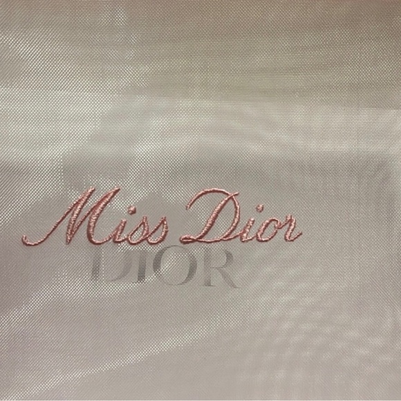 SALE✨Dior Pink Mesh Pouch - Picture 3 of 5